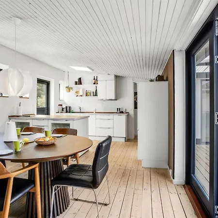 Anabel - 600m From The Sea By Interhome