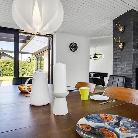 Anabel - 600m From The Sea By Interhome Bøtø By